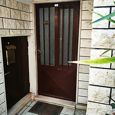 Stone House شقة *